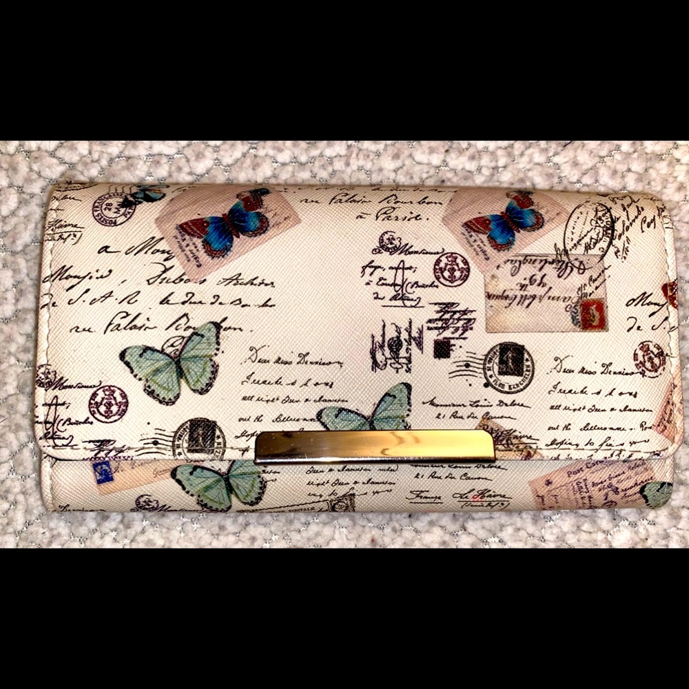 🦋 NWOT beautiful butterfly design wallet!